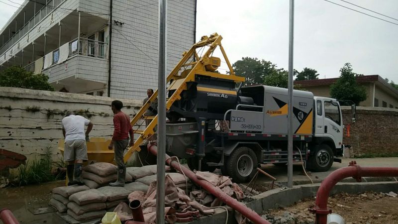 攪拌車載泵是塔莊鎮災后重建的一縷春風